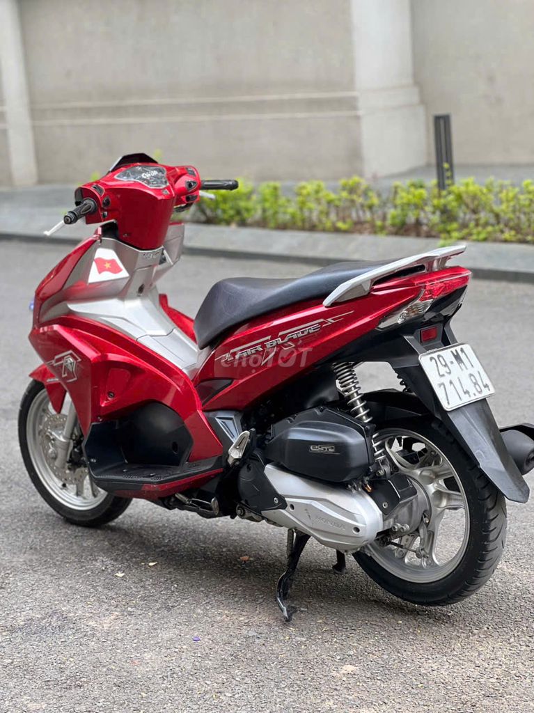 Air blade 125Fi, đèn led, khóa smartkey, 2019, zin. Mua bán Xe máy tại Quận Nam Từ Liêm Hà Nội được đăng bởi Em Nhung hình 3