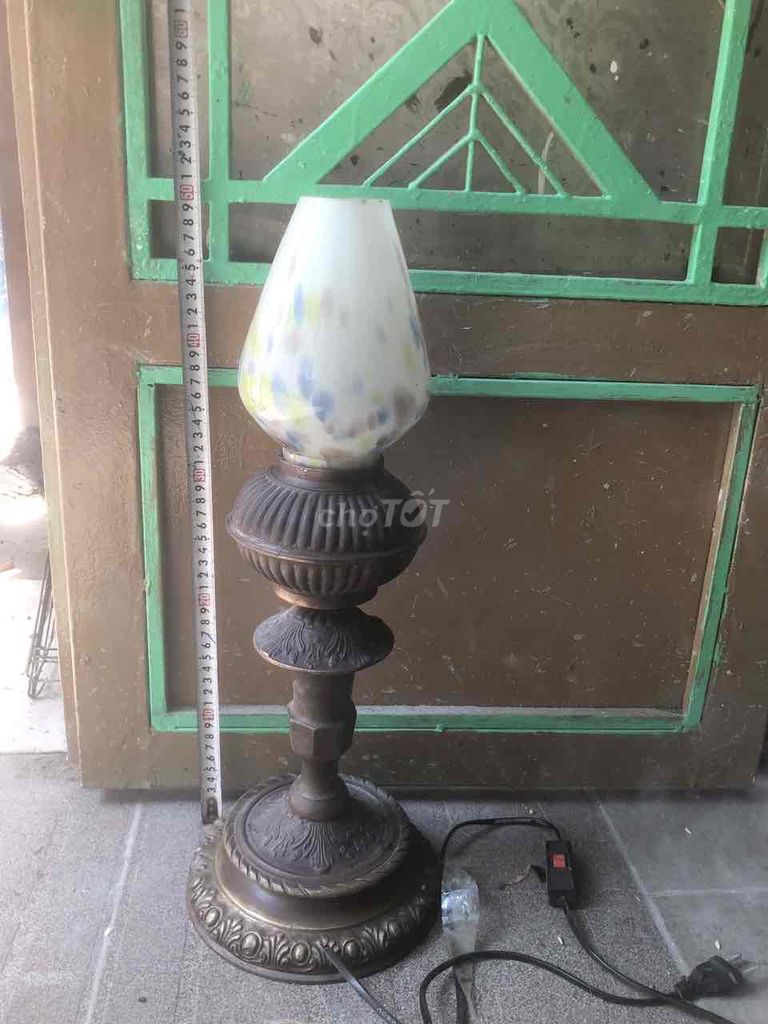Đèn bàn Đồng Cổ điển. Mua bán Đèn tại Quận Tân Bình Tp Hồ Chí Minh được đăng bởi Phạm Hoàng Thông hình 1
