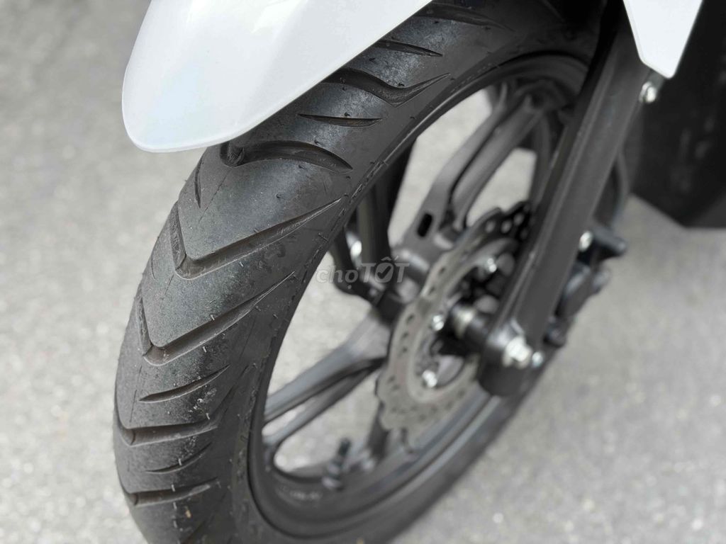 Honda Vario 150i 2022 Trắng Đỏ Đen 113 km. Mua bán Xe máy tại Quận Bình Tân Tp Hồ Chí Minh được đăng bởi Thành Mazda  hình 5