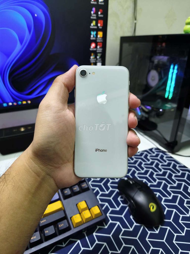 Apple iPhone 8 64GB Trắng Đã qua sử dụng. Mua bán Điện thoại tại Quận Ninh Kiều Cần Thơ được đăng bởi Phong Lê hình 1