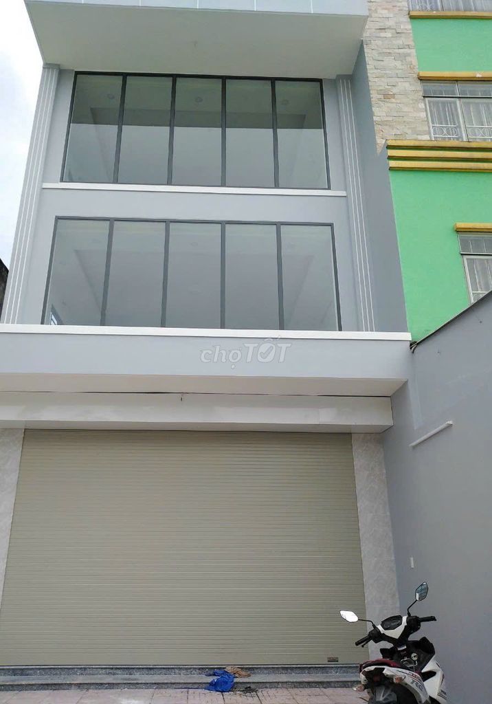 Аренда · 1 комн. · 80 м² · Quận 10, ул. Đường Sư Vạn Hạnh