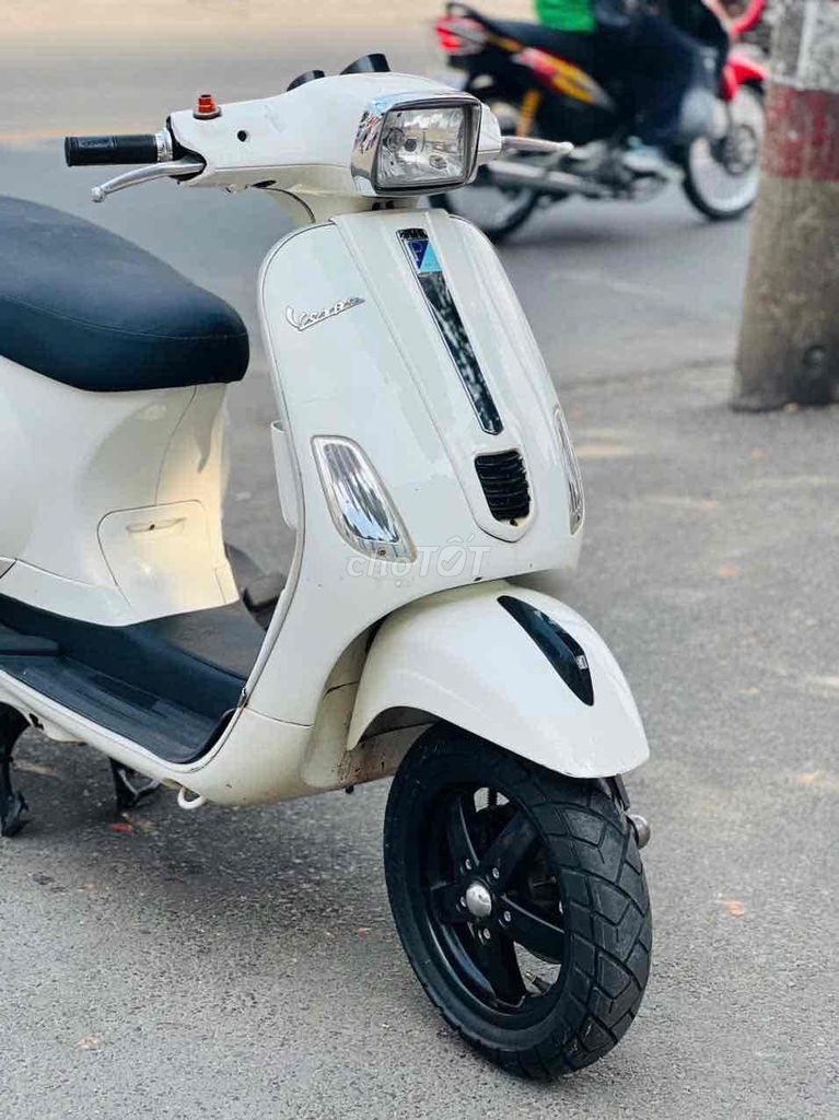 Piaggio Vespa 125 куб. см, 3 мая 2013 г., белый - ПОДДЕРЖКА
