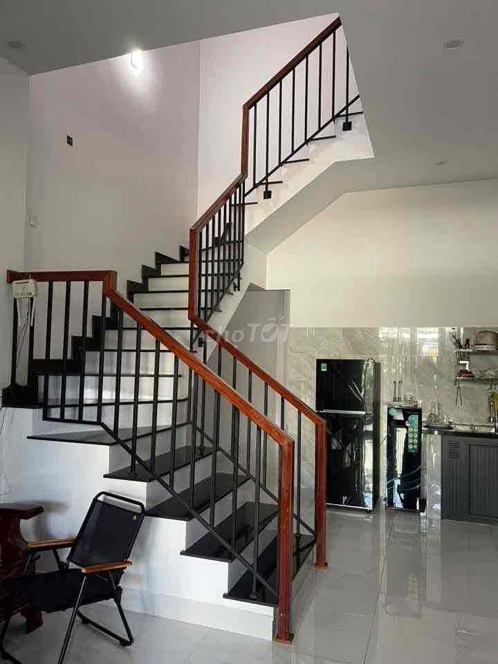 Аренда · 2 комн. · 100 м² · Quận Ngũ Hành Sơn, ул. Đường Khái Tây 3