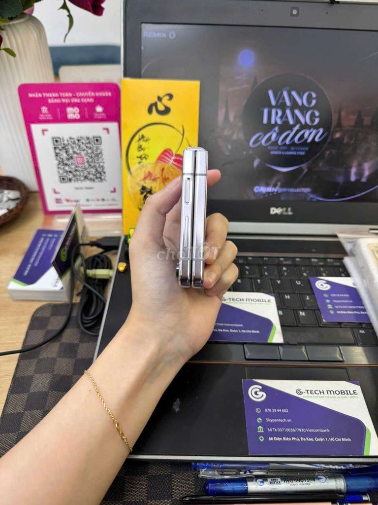 Samsung Galaxy Z Flip5 256GB Bạc. Mua bán Điện thoại tại Thành phố Thủ Đức Tp Hồ Chí Minh được đăng bởi Minh phương hình 1