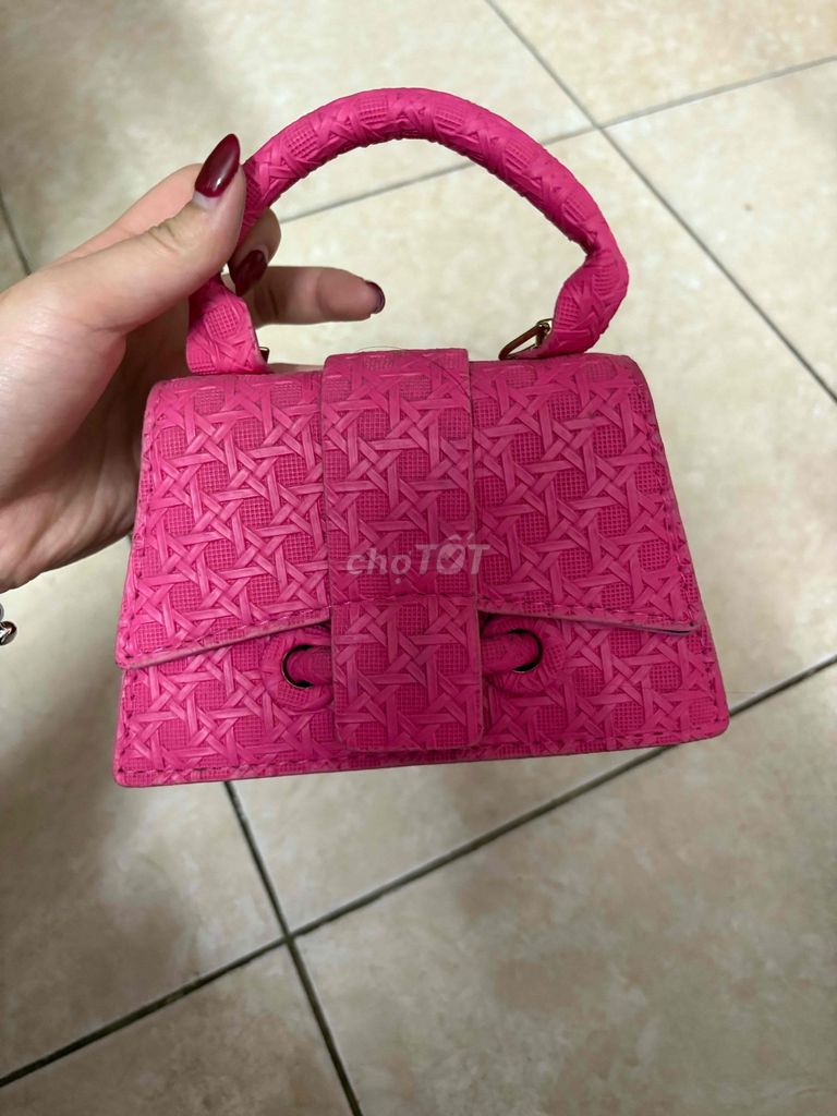 Túi xách Nữ Vải Hồng Trẻ trung. Mua bán Túi xách tại Thành phố Bắc Ninh Bắc Ninh được đăng bởi Hà Linh hình 1