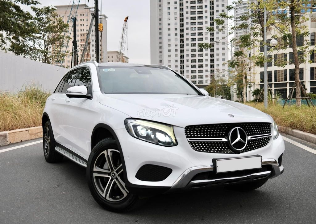 MERCEDES GLC250 4MATIC 2017 Trắng.Kem Đẹp Nhất HN