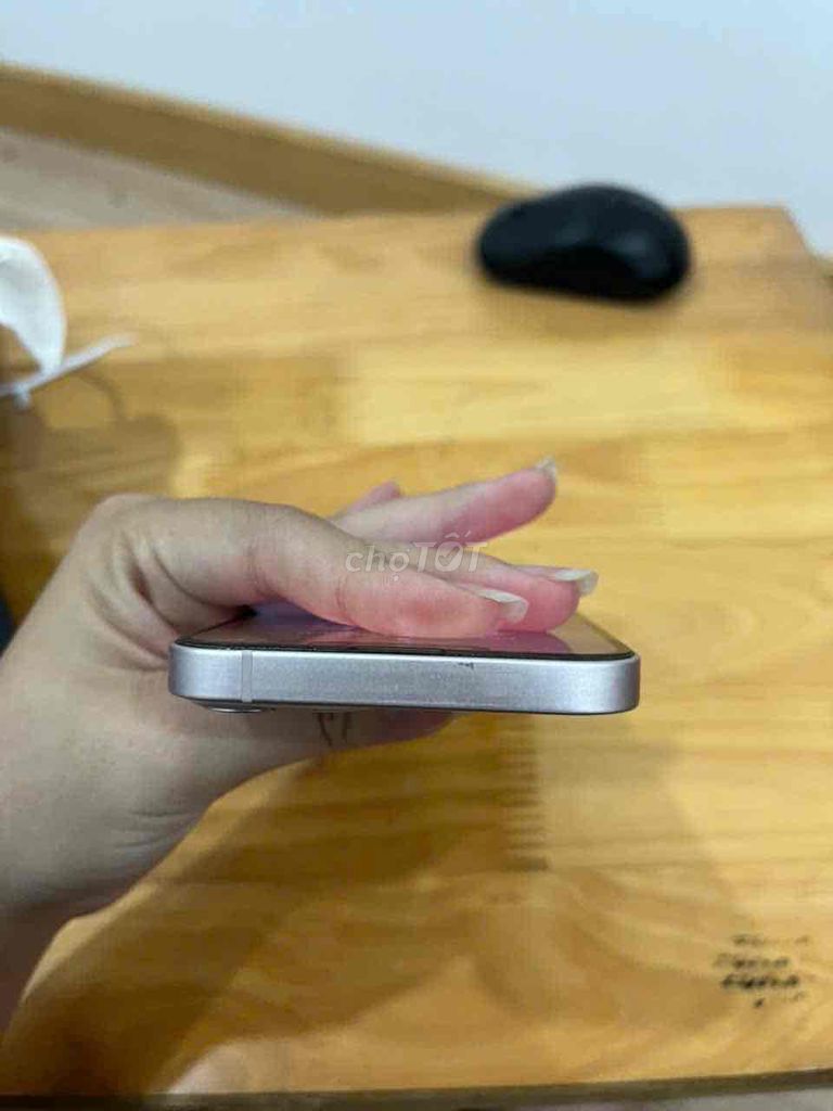 Cần bán IPhone 13 - mã VN