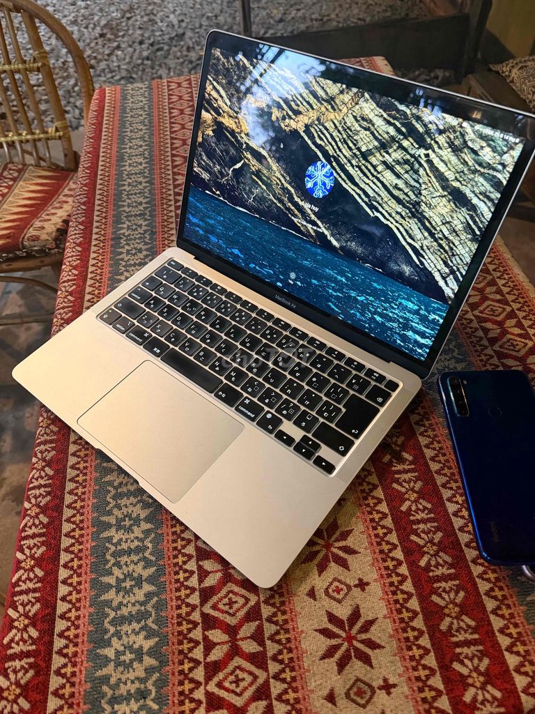 Apple Macbook Air M1 2022 8GB/256GB Bạc Like New. Mua bán Laptop tại Quận 8 Tp Hồ Chí Minh được đăng bởi Lắp đặt phụ kiện xe hơi TP HCM hình 1
