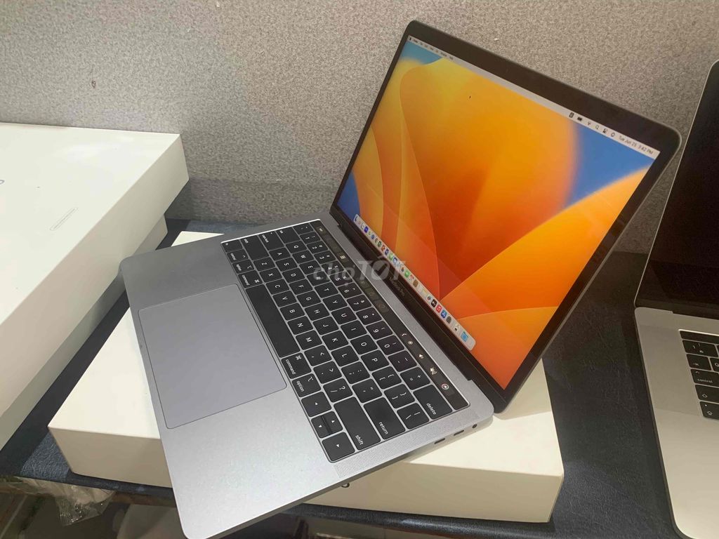 Thanh Lý Macbook pro 2019-i7/16gb/512gb box