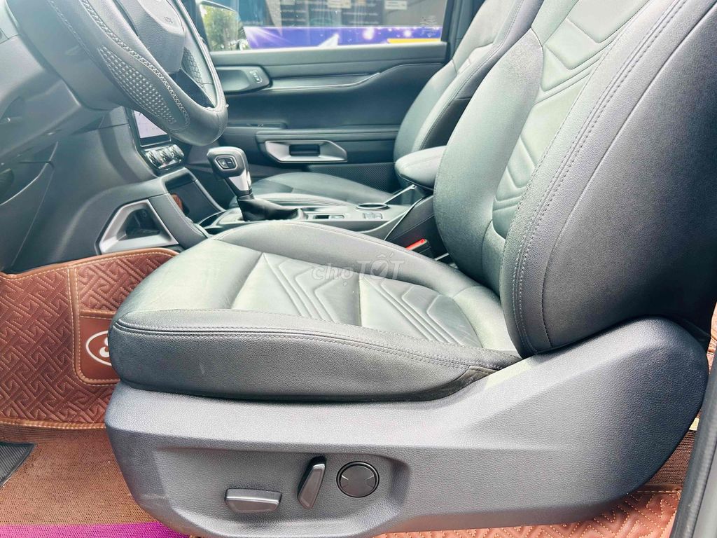 Ford Everest 2023 Titanium 2.0L 4x2 AT - 45000 km. Mua bán Ô tô tại Thành phố Buôn Ma Thuột Đắk Lắk được đăng bởi Hoài Chỉnh Ford hình 14