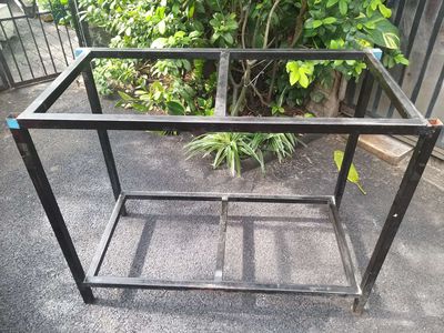 Chân hồ cá kim loại đen D107 R51 C84 cm. Mua bán Phụ kiện, Thức ăn, Dịch vụ tại Quận 12 Tp Hồ Chí Minh được đăng bởi Vương Bảo Lộc 