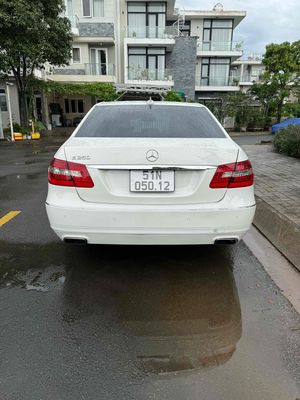 Mercedes-Benz E250 2012 Trắng 1.8 99409 km