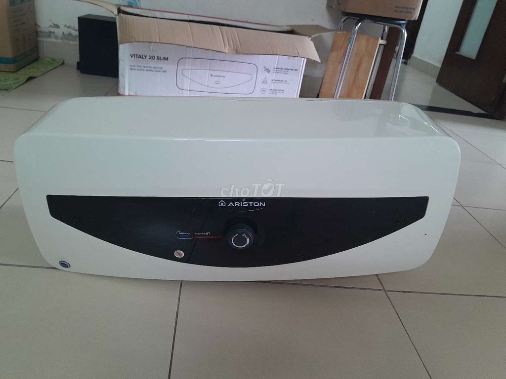 Bình nóng lạnh Ariston Vitaly 20 lít Trắng cũ. Mua bán Thiết bị vệ sinh, nhà tắm tại Huyện Thanh Trì Hà Nội được đăng bởi Hoàng Long hình 1