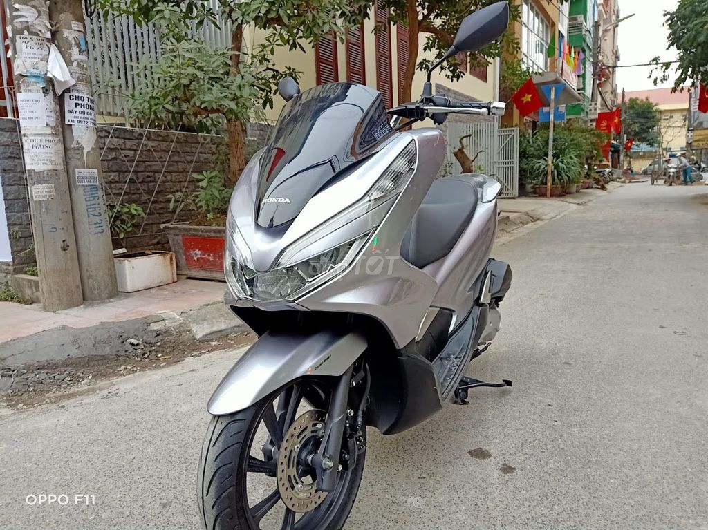 Xe máy Honda PCX màu bạc đã sử dụng. Mua bán Xe máy tại Quận Nam Từ Liêm Hà Nội được đăng bởi MAI HÒA hình 5