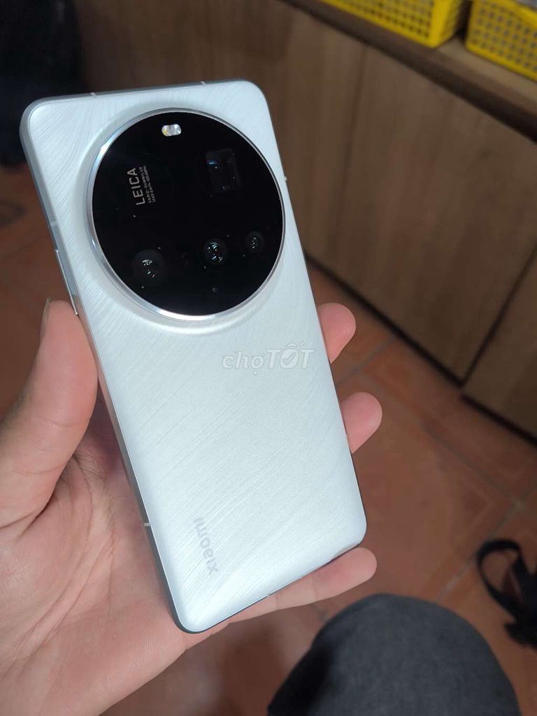 Xiaomi 15 Ultra 256GB Trắng tuyết. Mua bán Điện thoại tại Thành phố Thủ Dầu Một Bình Dương được đăng bởi LakMobile  hình 1
