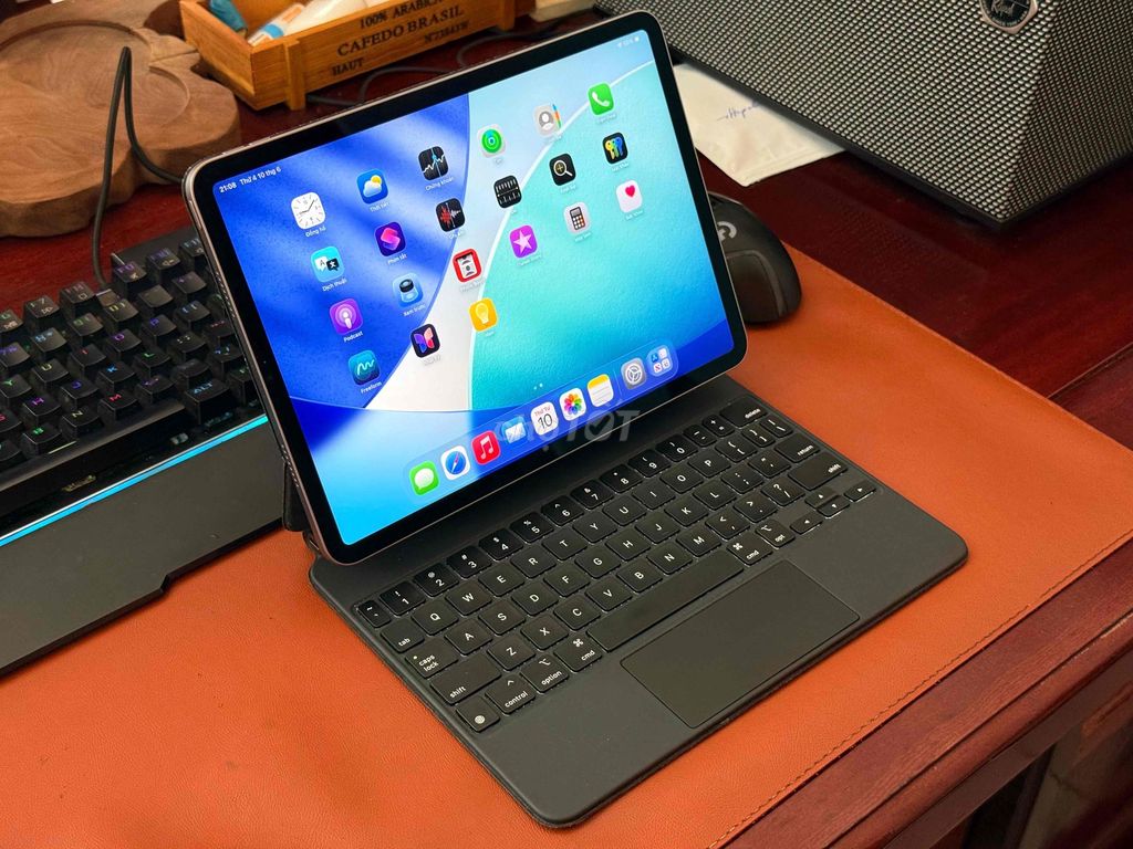 Bàn phím Apple Magic Keyboard cho ipad pro 11inch. Mua bán Phụ kiện (Màn hình, Chuột...) tại Quận Ninh Kiều Cần Thơ được đăng bởi TRƯƠNG QUỲNH hình 1