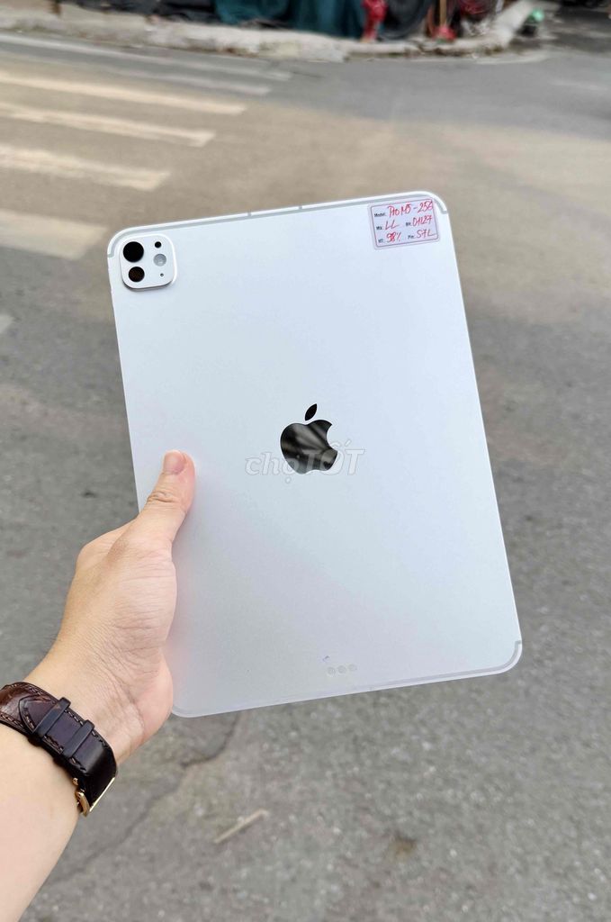 iPad Pro M5 11 inch 256GB Bạc 5G Wifi pin 100%. Mua bán Máy tính bảng tại Quận Đống Đa Hà Nội được đăng bởi Lâm Bảo Tuyên hình 1