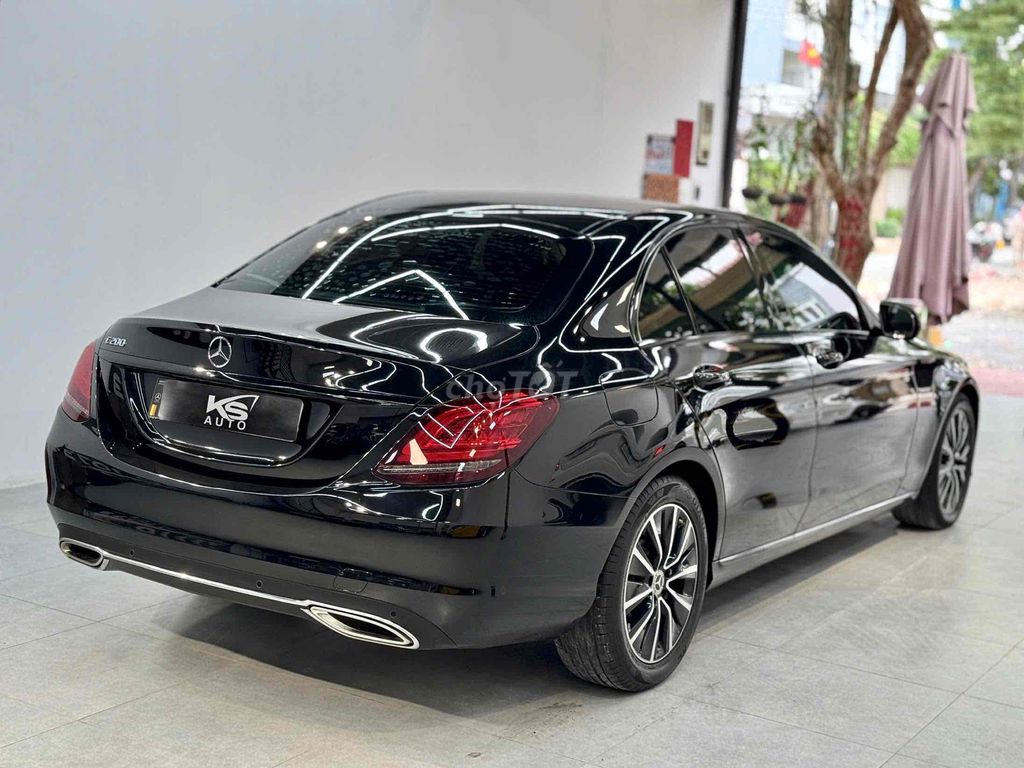 Mercedes Benz C200 FL model 2020 1 chủ. Mua bán Ô tô tại Quận 8 Tp Hồ Chí Minh được đăng bởi Khoa nguyễn hình 4