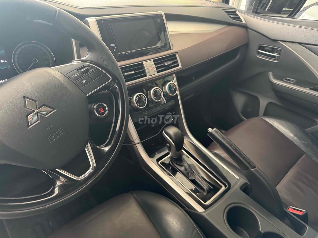 Mitsubishi Xpander Cross 2021 AT - 86000 km. Mua bán Ô tô tại Quận 12 Tp Hồ Chí Minh được đăng bởi Salon Ô tô Hoàng Minh Phát hình 9