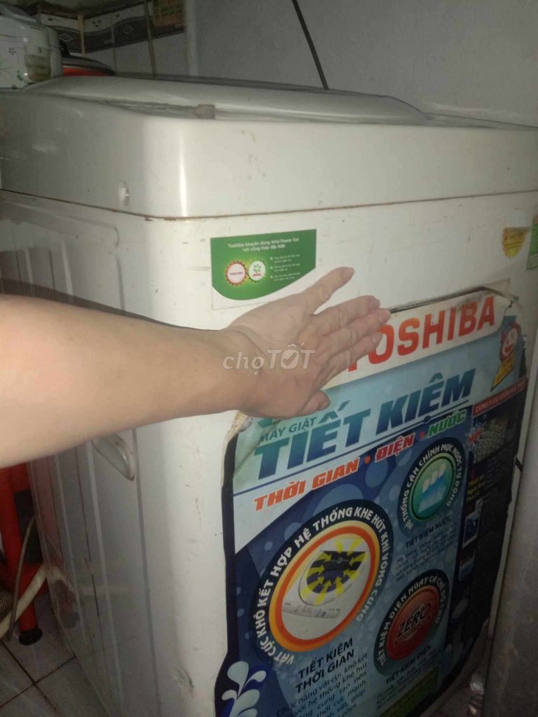 Máy giặt toshiba 7kg màu trắng đang dùng
