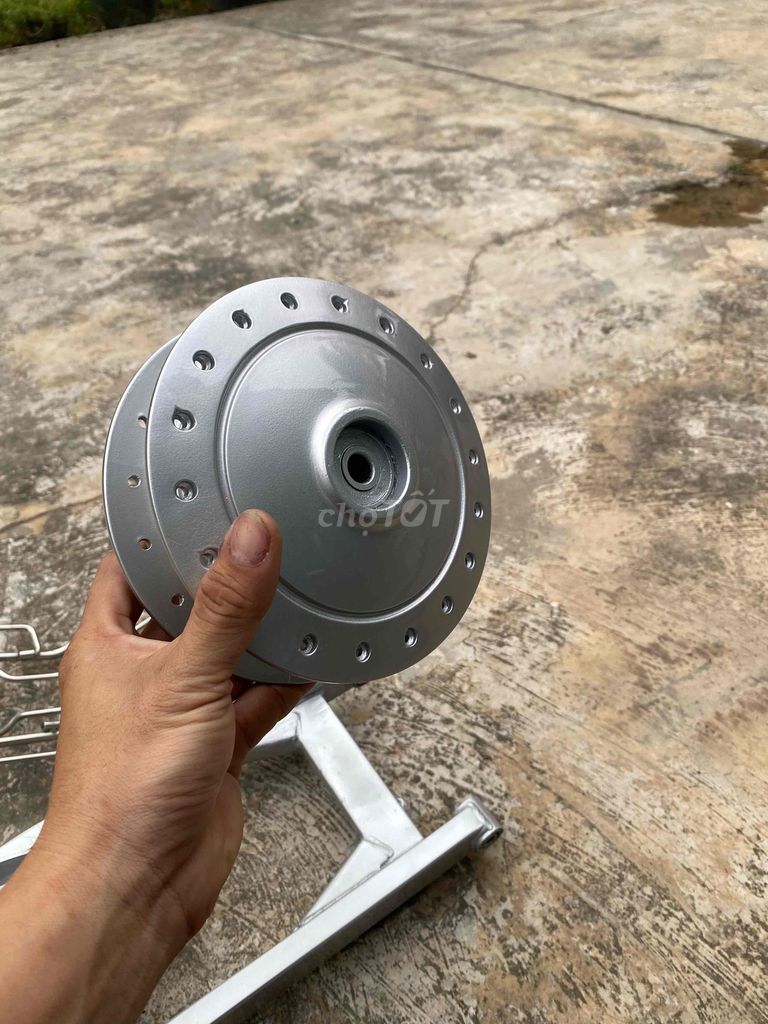 cần bán 2 đùm trước sau với gắp sau. Mua bán Phụ tùng xe tại Thị xã Tân Uyên Bình Dương được đăng bởi Đinh Hữu Thuận hình 2