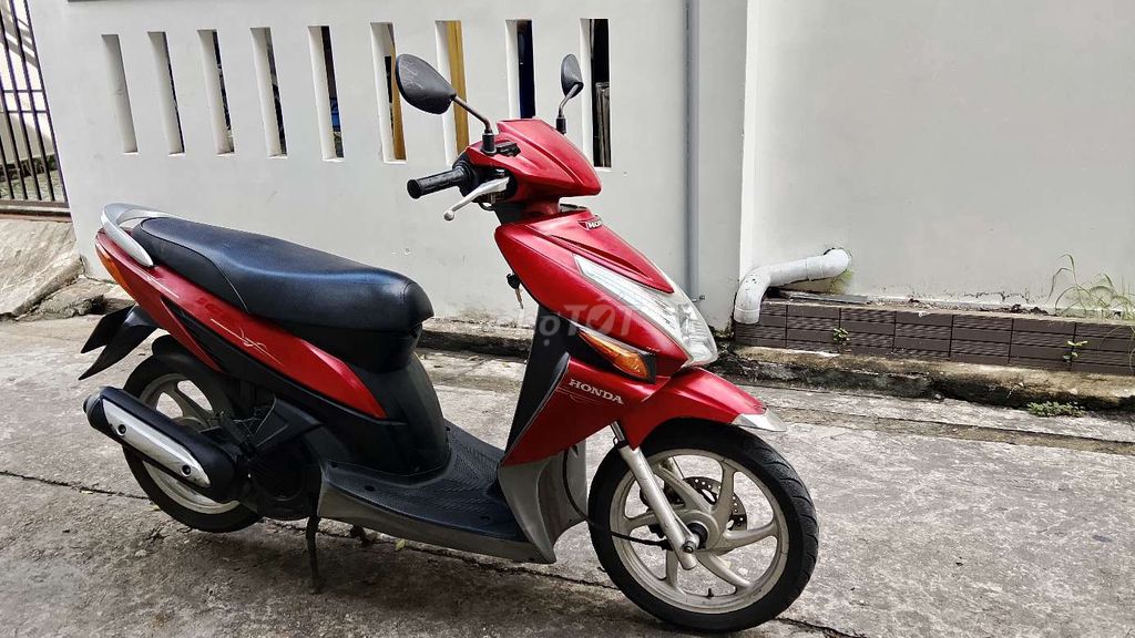 Honda Click 110cc, 6-спицевые диски, боковая подножка с датчиком