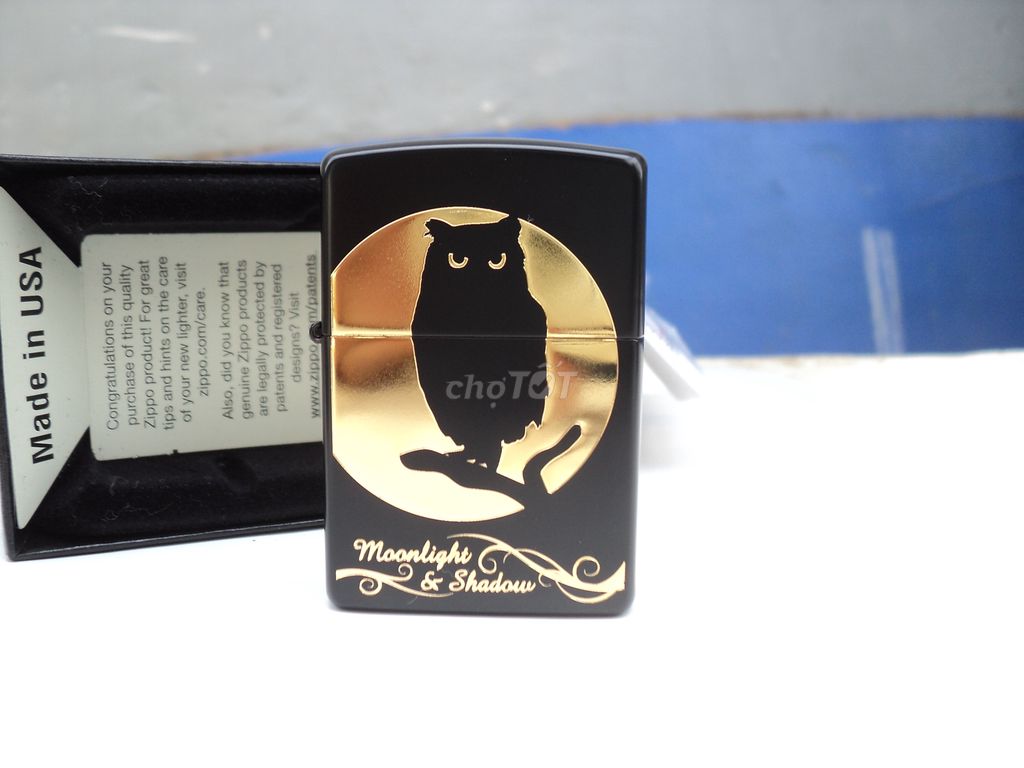 CÚ VỌ DƯỚI ÁNH TRĂNG / Zippo Mỹ, Gold 18K, zin