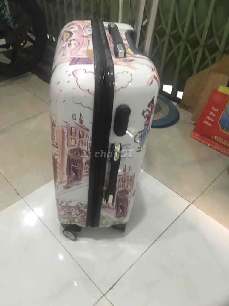 vali kéo cao cấp side 24 họa tiết đẹp còn rất mới. Mua bán Túi xách tại Quận 4 Tp Hồ Chí Minh được đăng bởi vo thanh long hình 5