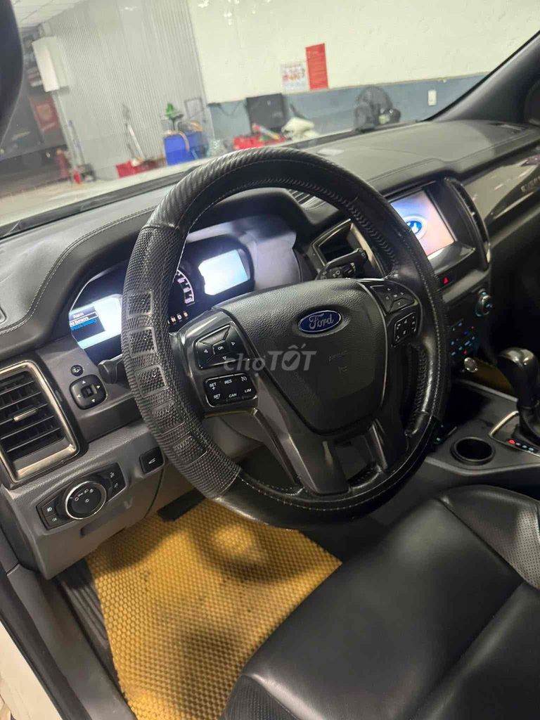 Ford Everest 2016 Titanium 1 cầu xe cực đẹp bs đẹp. Mua bán Ô tô tại Quận Bình Thạnh Tp Hồ Chí Minh được đăng bởi Nguyễn Thanh Tân hình 5