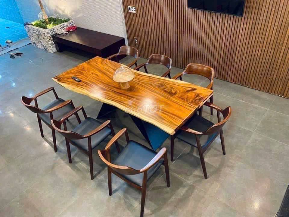 Bộ bàn ghế ăn gỗ tự nhiên Nâu Mới 99%. Mua bán Bàn ghế tại Thành phố Thủ Đức Tp Hồ Chí Minh được đăng bởi Tran Helen hình 1