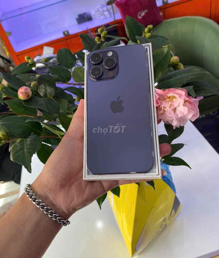 iPhone 14 Pro 256GB Tím qtế Mỹ pin 95% zin áp. Mua bán Điện thoại tại Quận 3 Tp Hồ Chí Minh được đăng bởi Nam Á Mobile hình 1
