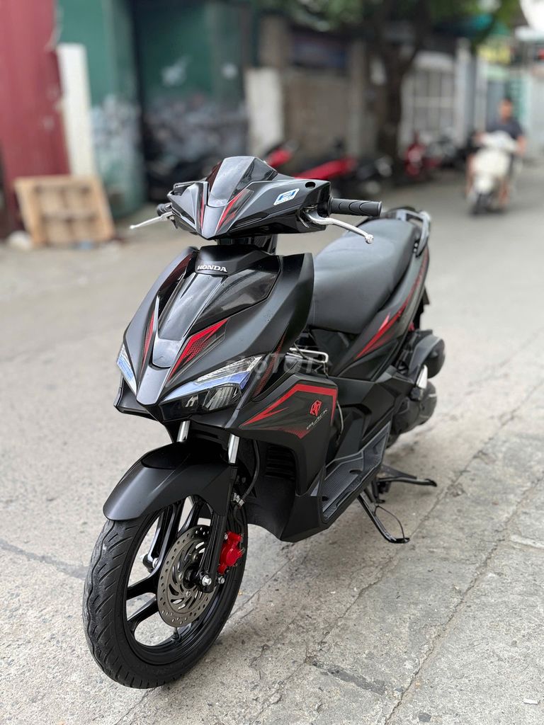 Air Blade 2017, chính chủ nhà sd từ đầu,zin 100%. Mua bán Xe máy tại Quận Nam Từ Liêm Hà Nội được đăng bởi E Hoà hình 5