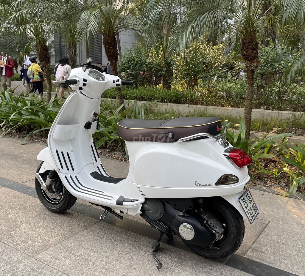 [HỖ TRỢ TRẢ GÓP] Vespa 3Vie 125 máy nguyên zin