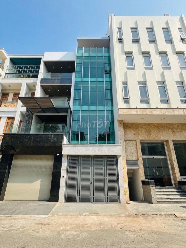 CỰC PHẨM – 309D Huỳnh Văn Bánh P.11 Q.Phú Nhuận. DTSD 4,5x16m.