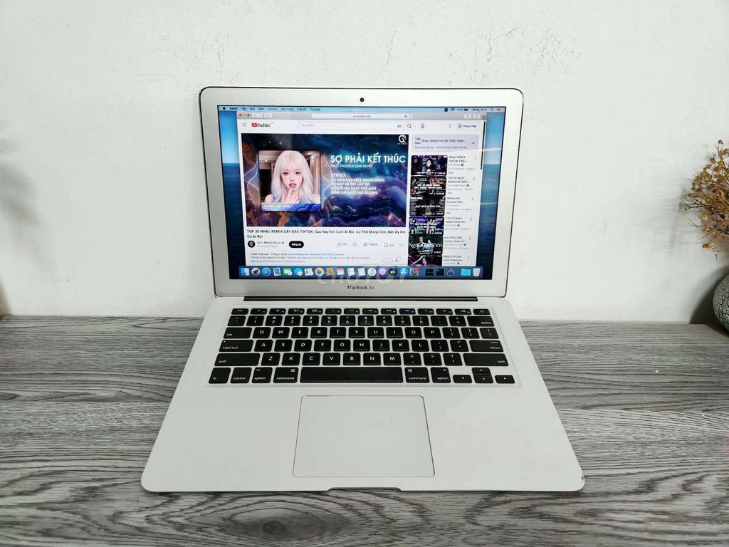 Apple Macbook Air 2017 i5 13 inch 8GB/128GB Bạc. Mua bán Laptop tại Quận Đống Đa Hà Nội được đăng bởi Cửa hàng công nghệ Brostore hình 1