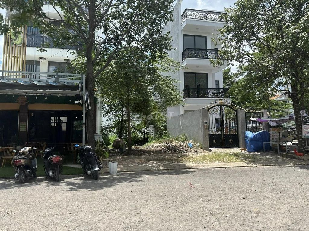 Thanh lý nhanh lô đất 180m2 giá 420tr ,SHR ngay Vincom Chơn Thành.