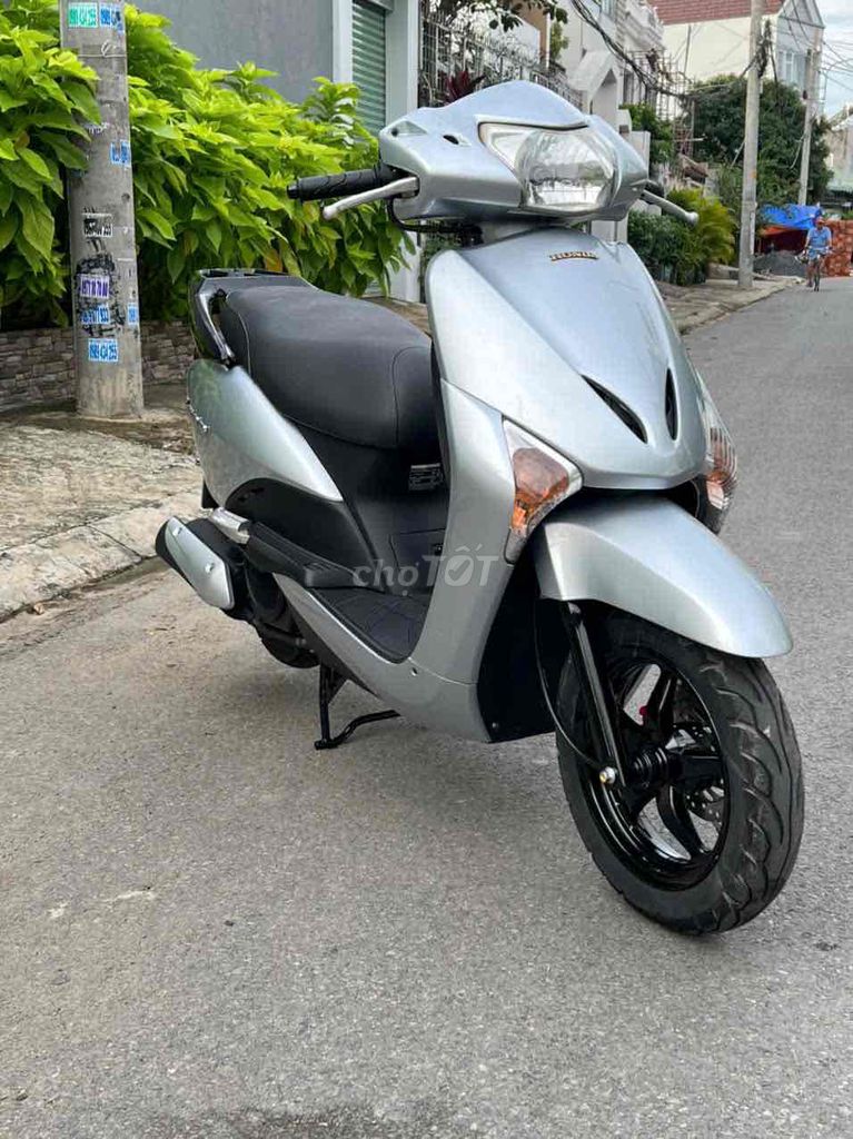 Honda LEAD 110 siêu keng . bstp giấy tờ đầy đủ