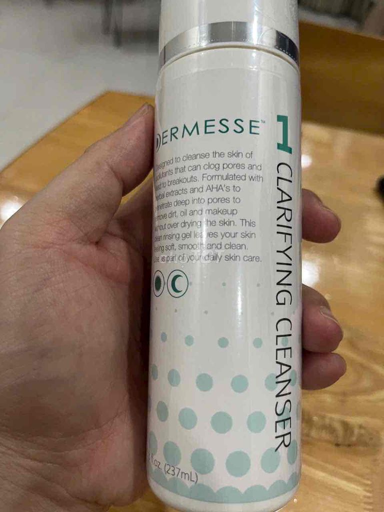 Sữa rửa mặt Dermesse Clarifying Cleanser. Mua bán Phụ kiện thời trang khác tại Quận Cái Răng Cần Thơ được đăng bởi Quốc Trung hình 1