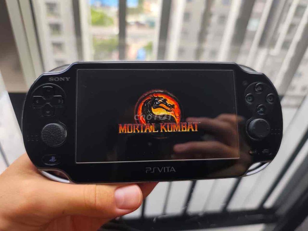 Máy chơi game Sony PS Vita 8GB Đen. Mua bán Thiết bị chơi game tại Thành phố Nha Trang Khánh Hòa được đăng bởi Viye Yiyi hình 1