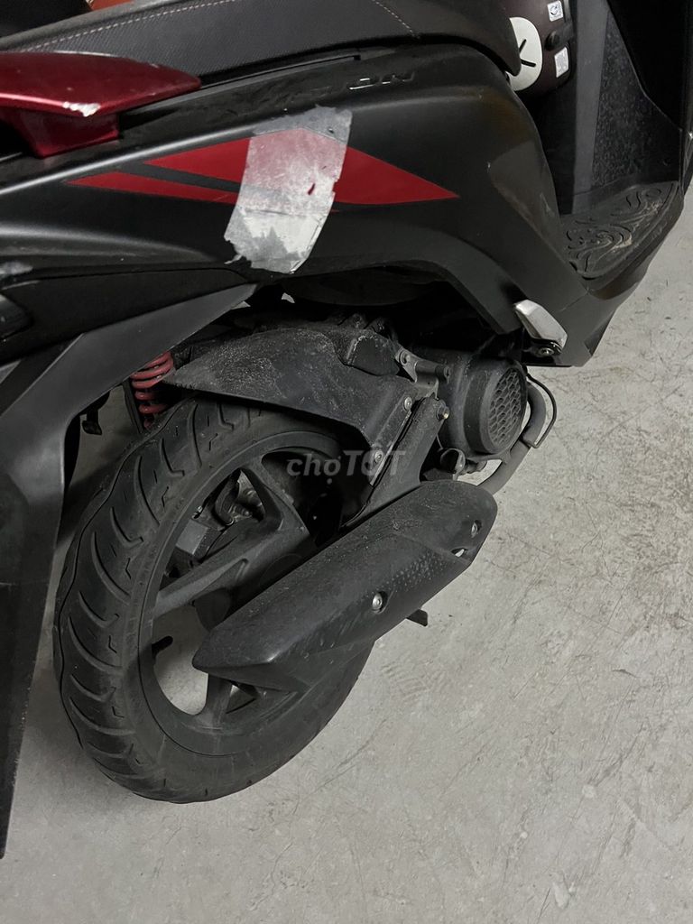 Honda Vision 2022 Cá tính Đen Đỏ 14000 km. Mua bán Xe máy tại Quận 7 Tp Hồ Chí Minh được đăng bởi Tên chưa cung cấp hình 6