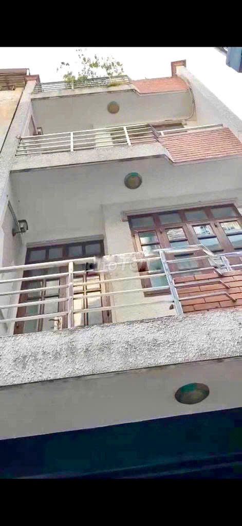 Cho thuê nhà Nguyễn Chí Thanh, 3 tầng 4pn3wc, chỉ 9.5tr/tháng