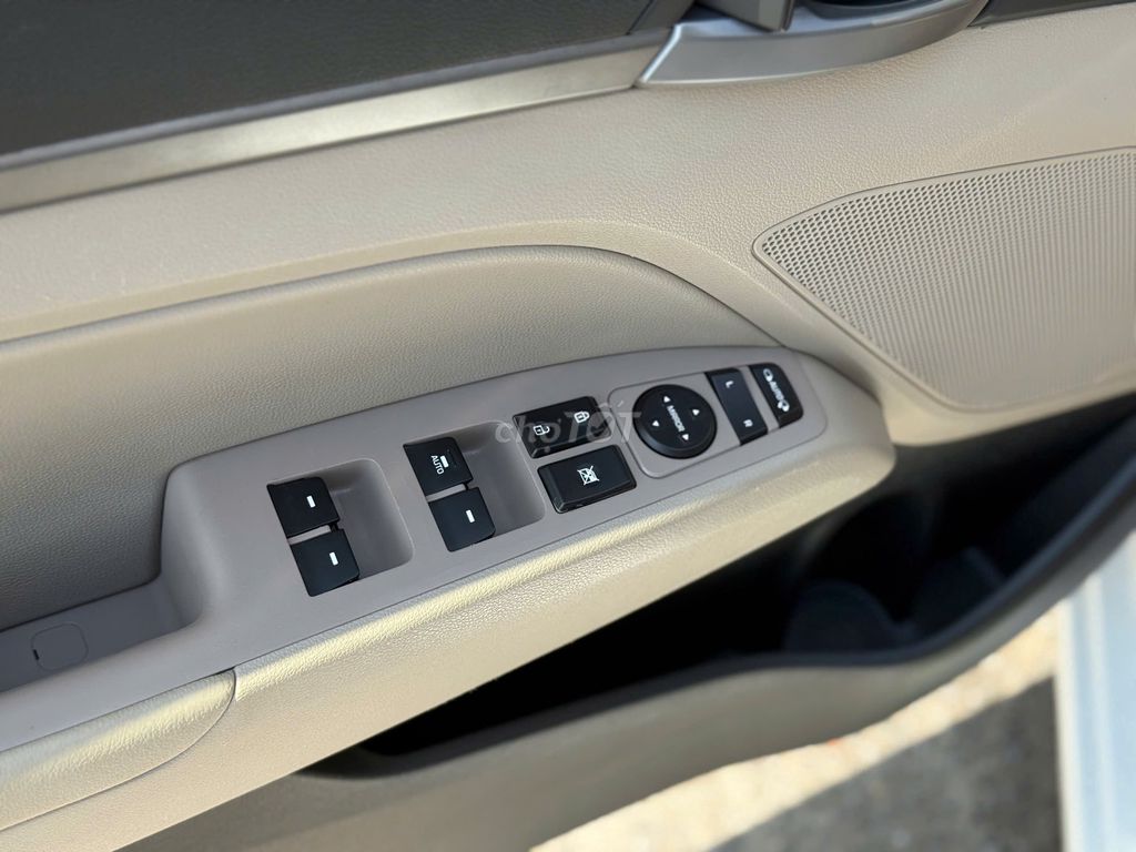 Hyundai Elantra 1.6 AT 2018 màu trắng. Mua bán Ô tô tại Thành phố Thuận An Bình Dương được đăng bởi Thắng Trần Auto hình 18