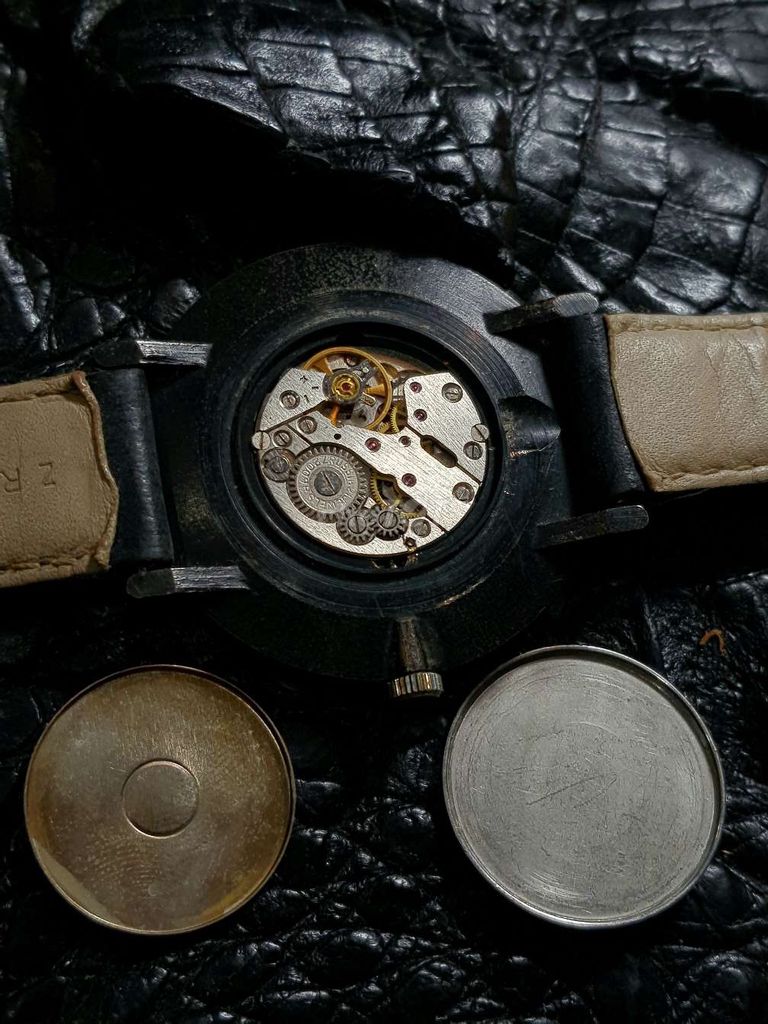 Đồng hồ Nga Zaria máy cót tay Baykonur