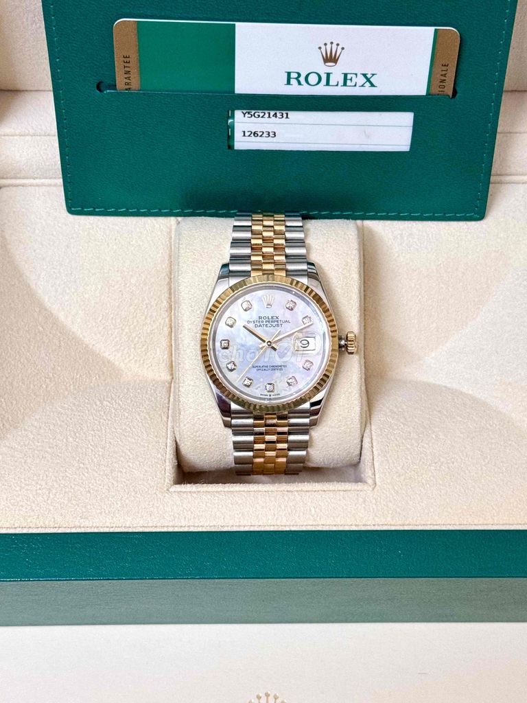 Rolex Datejust 126233 MOP dial