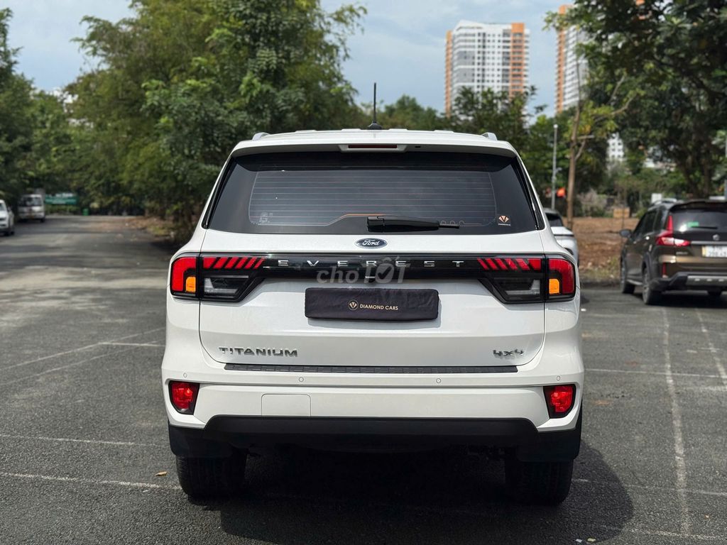 Ford Everest 2023 Titanium Plus 2.0L 4x4 AT. Mua bán Ô tô tại Thành phố Thủ Đức Tp Hồ Chí Minh được đăng bởi DIAMOND CARS hình 3