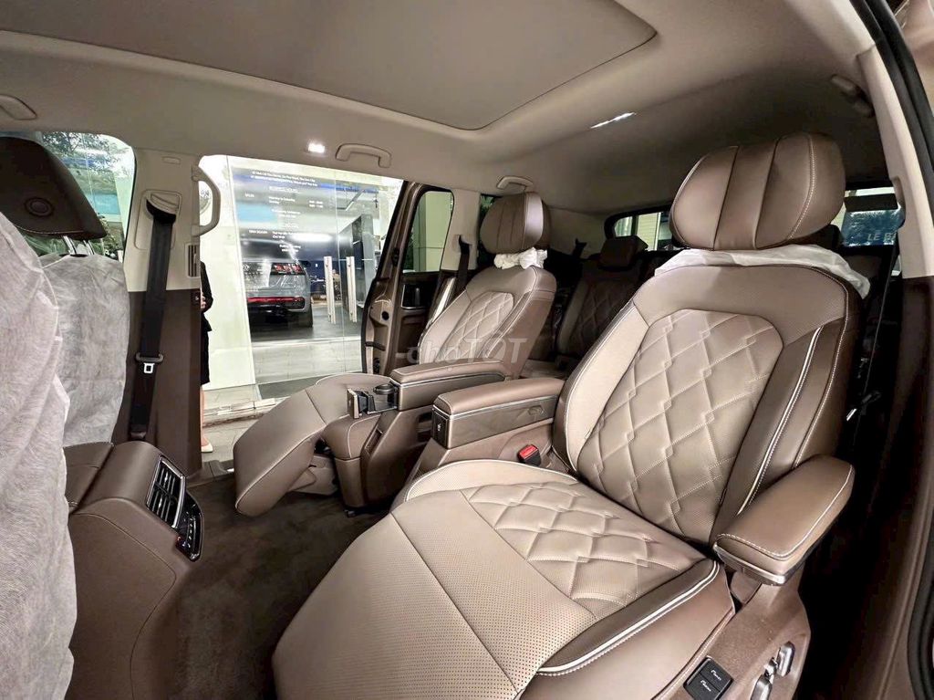 Volkswagen Viloran Trắng/Nâu 2024. Mua bán Ô tô tại Quận 3 Tp Hồ Chí Minh được đăng bởi Minh Hiếu hình 6