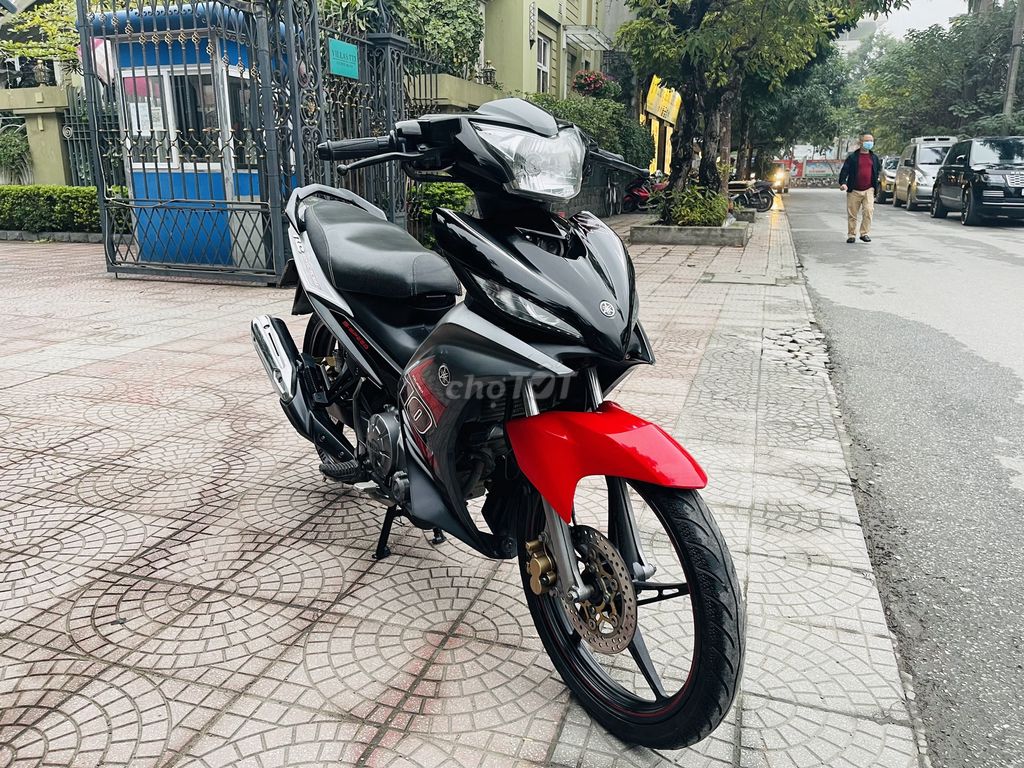 YAMAHA EXCITER 135 ĐỎ ĐEN CÔN TAY MÁY NGUYÊN. Mua bán Xe máy tại Quận Cầu Giấy Hà Nội được đăng bởi A Nam hình 4