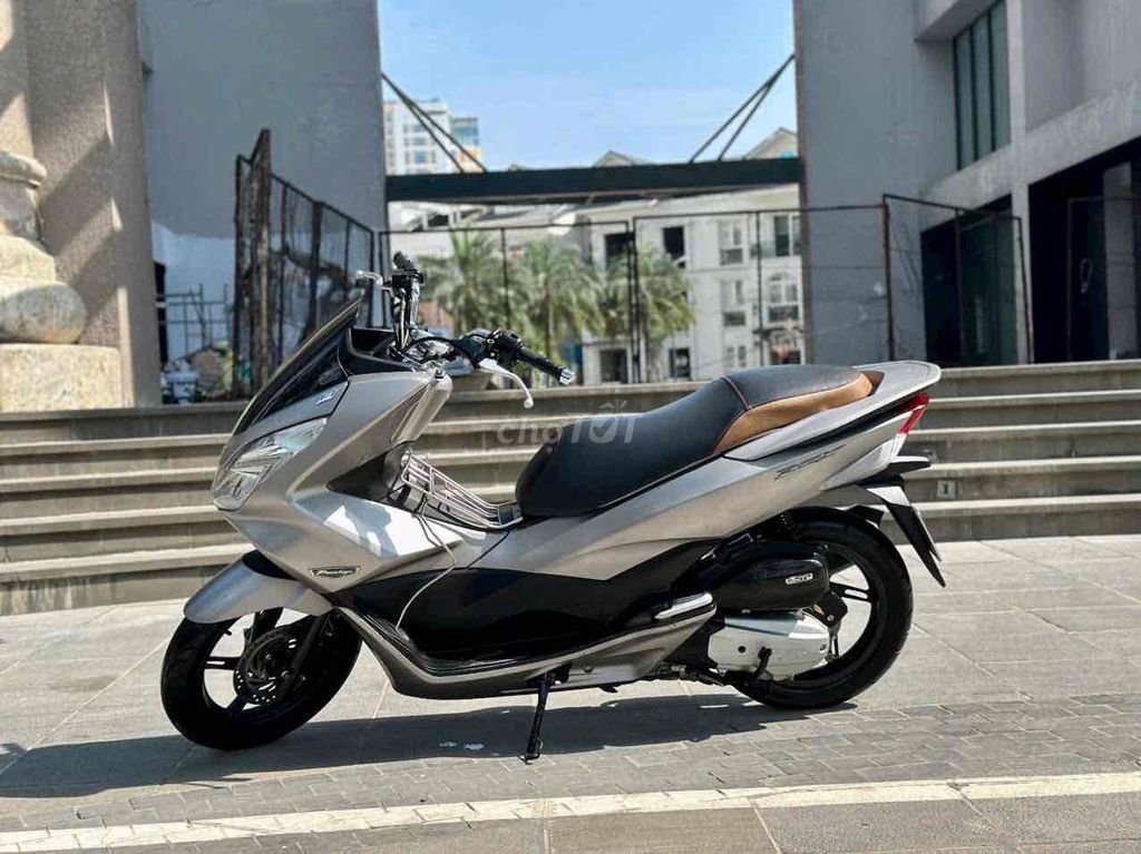 Honda Pcx đèn led chất lượng cao sử dụng ít 29AH. Mua bán Xe máy tại Quận Ba Đình Hà Nội được đăng bởi Xe Máy Nam Thi hình 2