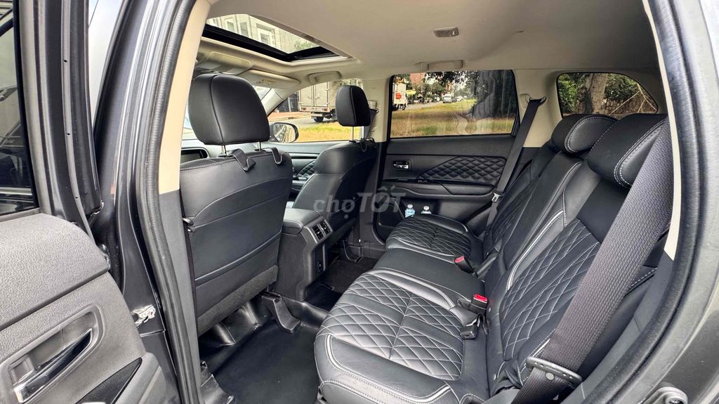 Mitsubishi Outlander 2024 Premium 2.0 CVT - 18000. Mua bán Ô tô tại Thị xã Cai Lậy Tiền Giang được đăng bởi TUÂN hình 10