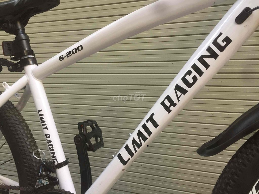 Xe đạp thể thao LIMITRACING-S200 vành 26. Mua bán Xe đạp tại Quận Hoàn Kiếm Hà Nội được đăng bởi Lê Huy hình 2